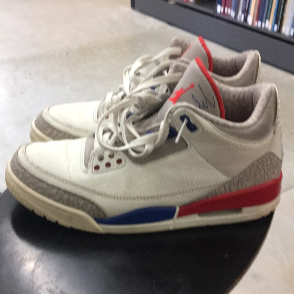 Air Jordan 3 International Flight